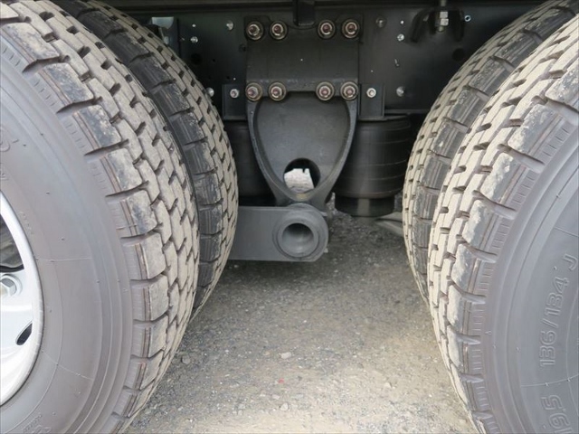 【164】新古車　日野プロフィア　低床　冷凍バン　キーストン　委託販売