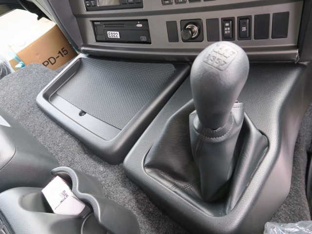 H28　日野　グランドプロフィア　冷凍バン　リアエアサス　新車