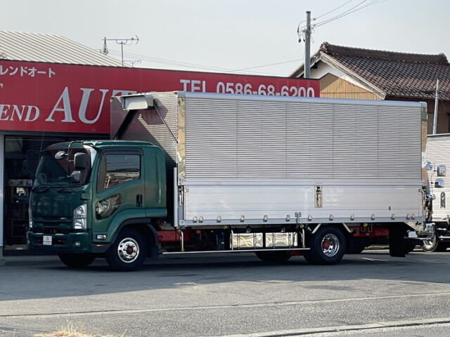 いすゞ：フォワード：ウィング：6200ワイド：エアサス：架装多数：木床：240馬力