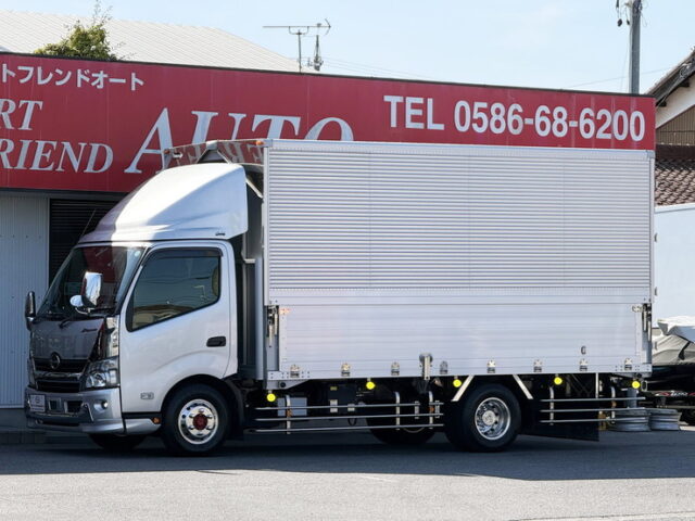 日野：デュトロ：ウィング：ワイドロング：180馬力：ステンレス多数：2.950㎏積