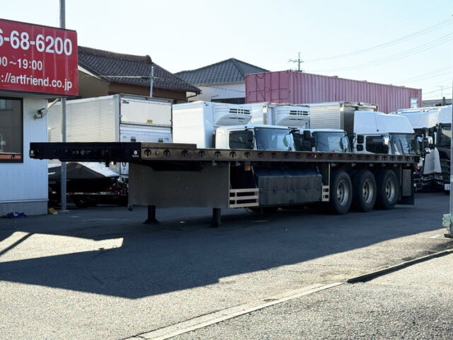 東邦：トレーラー：まな板：3軸：スタンション多数：内フック多数：最大積載量27.500㎏