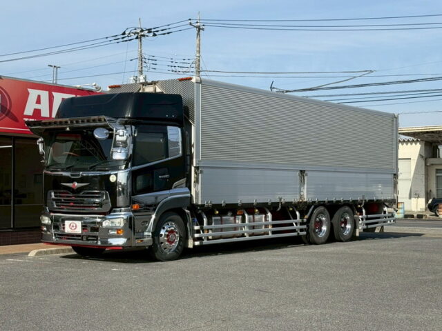 クオン：ハイルーフ：ウィング：メッキ多数：ステンレスバイザー：アルミホイール