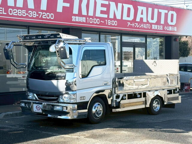 タイタンダッシュ：平ボデー：架装多数：標準幅：アオリステンレス張り：マニ割り