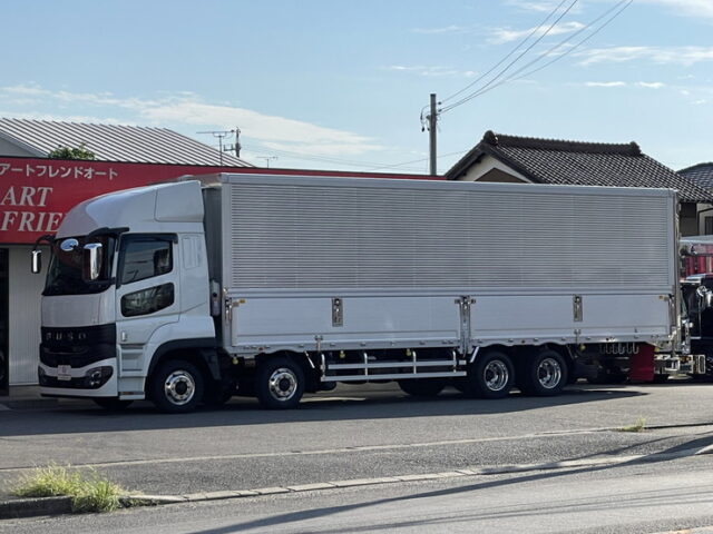 【現行型】スーパーグレート　スーパーハイルーフ　未使用　リア門口ステンレス