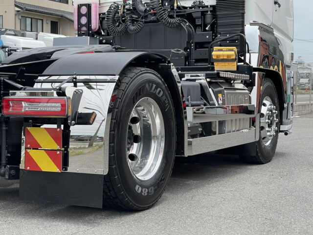 新品架装済　トレーラーヘッド　ハイルーフ　未使用　D尺　第5輪荷重11.500㎏　プレミアムライン