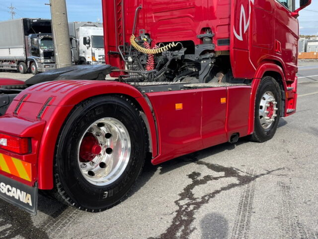 スカニア　R450　トレーラーヘッド　スライドカプラー　アルミホイール　ブタ鼻
