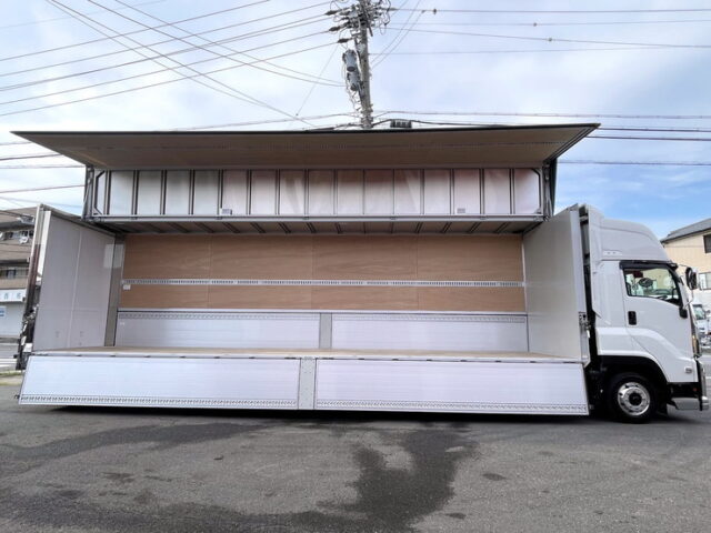 いすゞ　ギガ　登録済み未使用車　ハイルーフ　リア門工ステンレス　アルミホイール