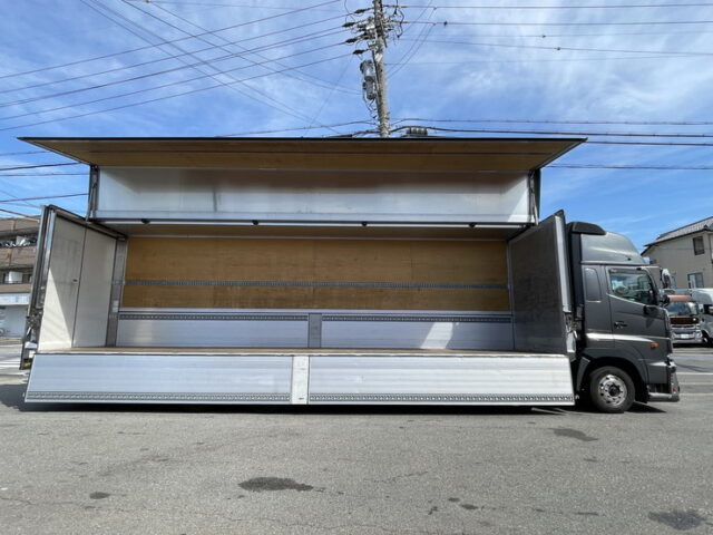 日野　17プロフィア　ハイルーフ　ウィング　リア門口ステンレス　アルミホイール