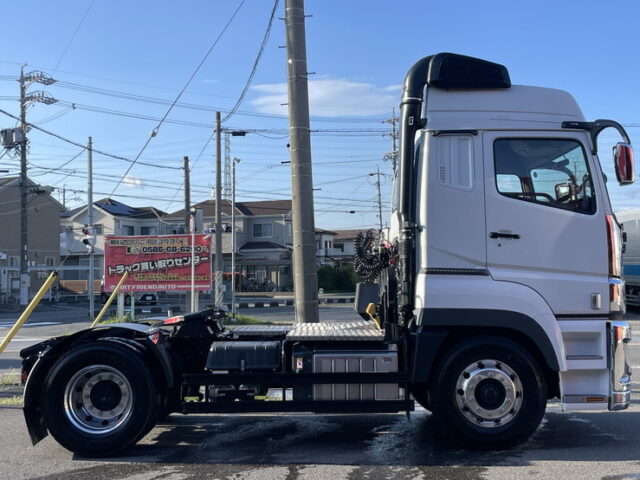 三菱ふそう　17スーパーグレート　トラクターヘッド　E尺　460馬力　リアエアサス　ハイルーフ　プレミアム