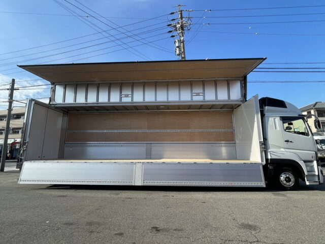 【現行型】スーパーグレート　スーパーハイルーフ　未使用　リア門口ステンレス