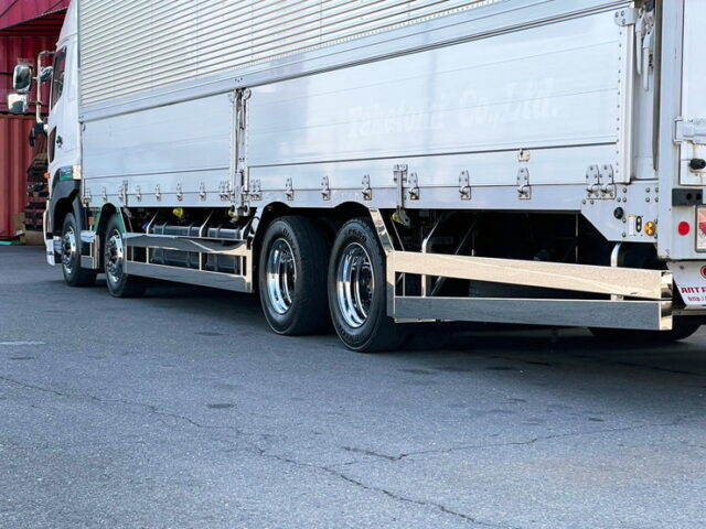 プロフィア　ハイルーフ　ウィング　新品★ステンレスパーツ/メッキホイール　木床　7速MT　380馬力