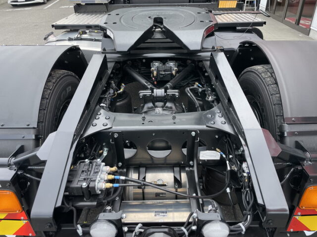 17スーパーグレート　トレーラーヘッド　ハイルーフ　D尺　460馬力　未使用　第5輪荷重11.500㎏　プレミアムライン