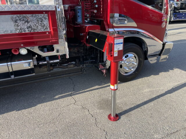 日野　デュトロ　4段クレーン　ラジコン　フックイン　前出しバンパー昇降機付き　ヒッチメンバー