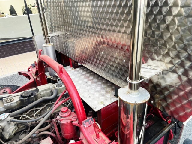 三菱ふそう　キャンター　平造りボディー　架装多数　電飾多数