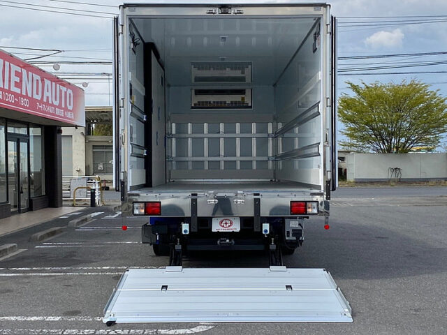 【825】R3　17レンジャー　6200ワイド　冷凍バン　エアサス　ゲート付　低温設定