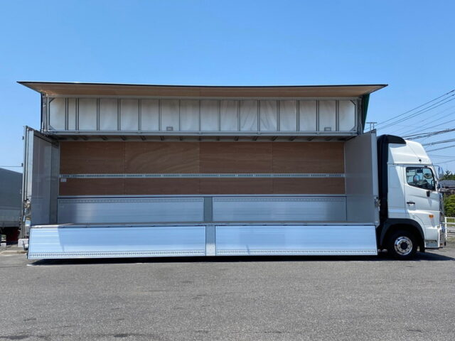 【875】R3　登録済未使用車　17プロフィア　ハイルーフ　ウィング　寒冷地仕様　格納ゲート付