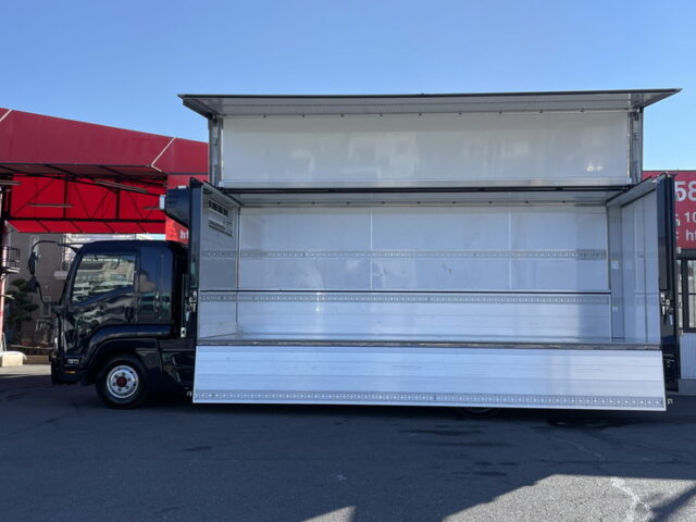 いすゞ：フォワード：増トン：冷凍ウィング：6600ボデー：エアサス：サーモキング製冷凍機