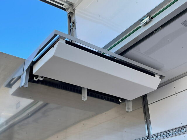 【967】R3　ファイター　冷凍ウィング　造りボディ　6500ワイド　エアサス　格納ゲート　菱重製冷凍機