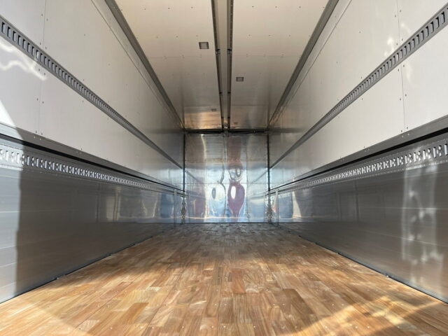 【911】R3　17プロフィア　造りボディ　ウィング　格納ゲート付　7速MT　未使用車