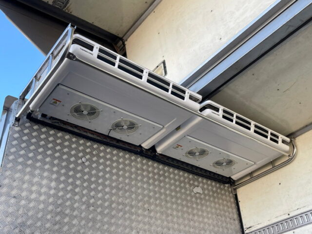 【863】H18　ギガ　ハイルーフ　7速　冷凍ウィング　造りボディ　110アオリ　冷凍機新品