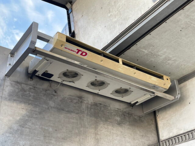 【997】H13　フォワード　造りボディ　冷凍ウィング　6700ボデー　セミワイド　リビルトエンジン交換済