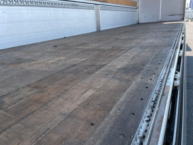 【1180】H30　クオン　ハイルーフ　ウィング　トレクス製ステンレスボデー　390馬力　AT