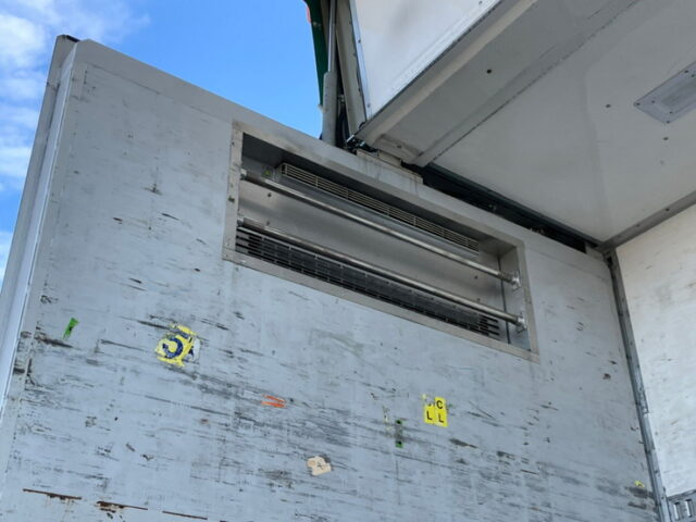 【1257】H23 ギガ 冷凍ウィング ステンレス多数 リア門口ステンレス 格納ゲート付 木床