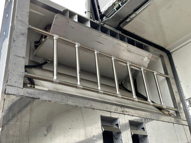 【1280】H27　クオン　冷凍ウィング　サブエンジン　低温設定　格納ゲート　ジョロダーレール4列　木床