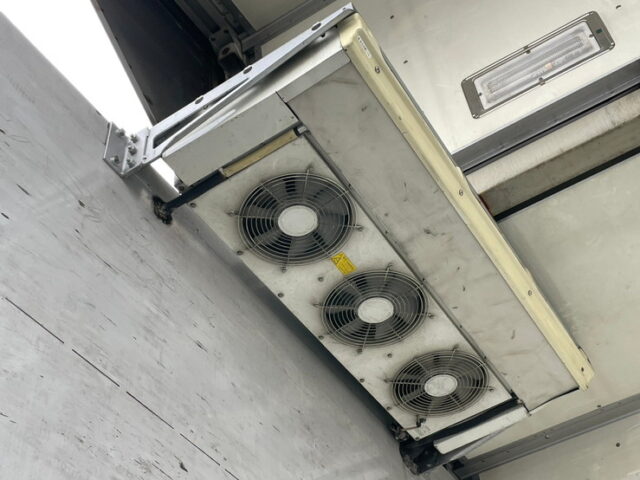 【1389】H30　ギガ　ハイルーフ　冷凍ウィング　ジョロダーレール4列　アルミ床　7速