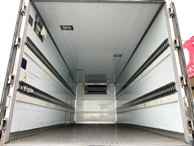 【1395】H29 フォワード　冷凍バン　格納PG