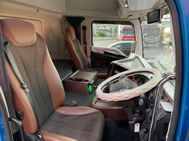 【1450】R1　17プロフィア　ハイルーフ　ウィング　メッキ多数　ステンレス多数【委託販売】