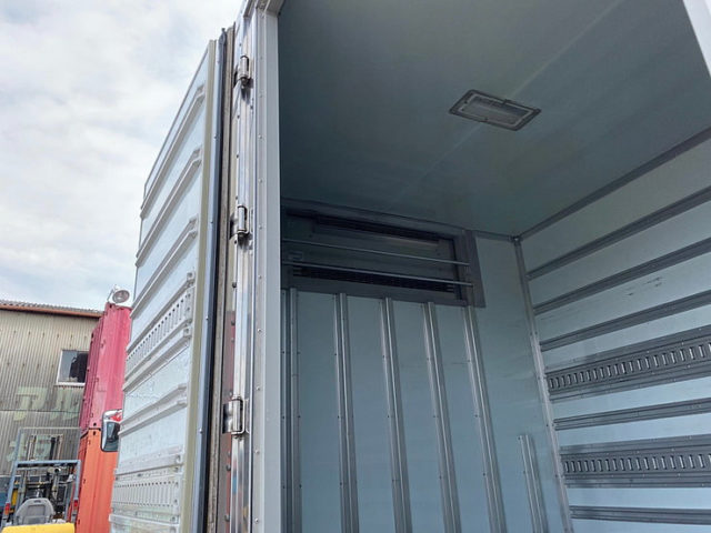 【621】H20　ファイター　エアサス　冷凍バン　横扉