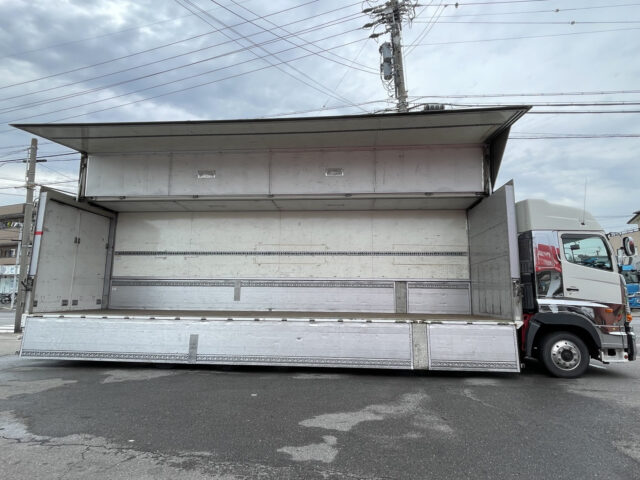 日野　プロフィア　ハイルーフ　ウィング　寝台メッキ　ステンレス多数