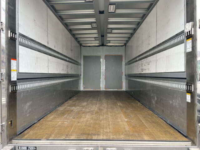 日野　17レンジャー　ハイルーフ　ウィング　ステンレス多数　6200ワイド　240馬力