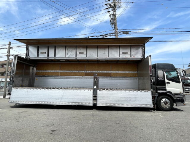 いすゞ　ギガ　ハイルーフ　ウィング　造りボディ　1Mアオリ　ステンレス多数