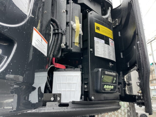 トレクス：トレーラー：冷凍ウィング：未使用：3軸：リフトアクスル：前壁：冷凍機