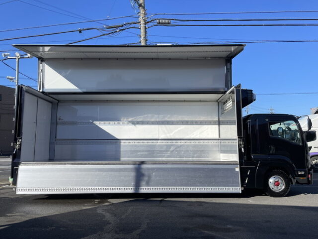 いすゞ：フォワード：増トン：冷凍ウィング：6600ボデー：エアサス：サーモキング製冷凍機
