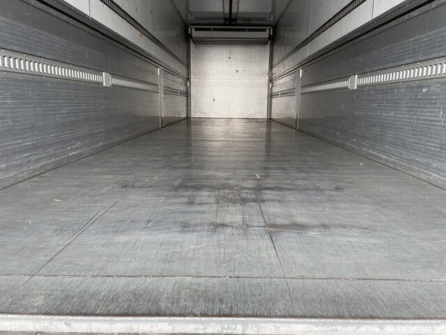 日野：17プロフィア：冷凍ウィング：7MT：リア門口ステンレス：サイドバンパーステンレス：ステンレス架装多数：メッキパーツ多数