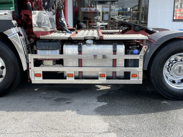 日野:17プロフィア:ハイルーフ:トレーラーヘッド:PTO付:ダンプレバー:メッキ多数