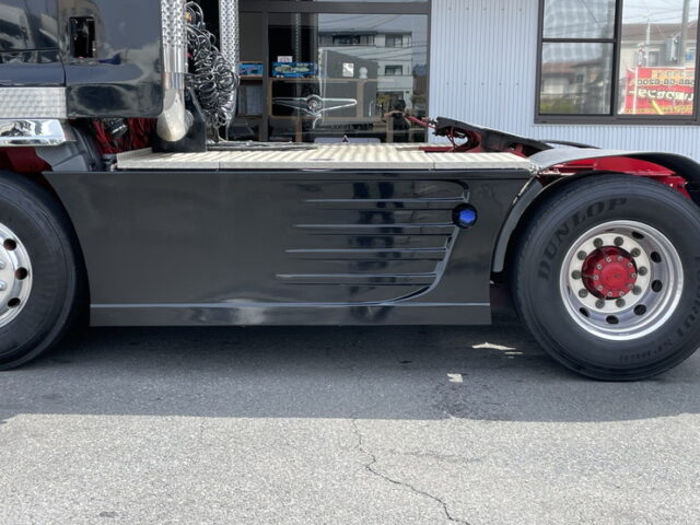 日野　プロフィア　ハイルーフ　トレーラーヘッド　煙突マフラー(ダミー)　ブタ鼻