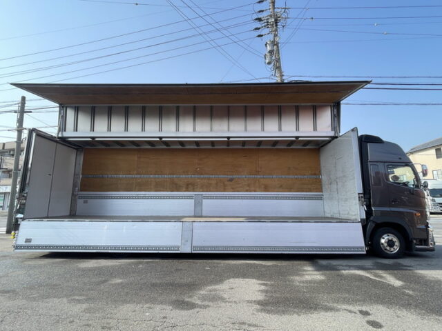 日野：17プロフィア：ハイルーフ：ウィング：メッキ多数：アルミホイール