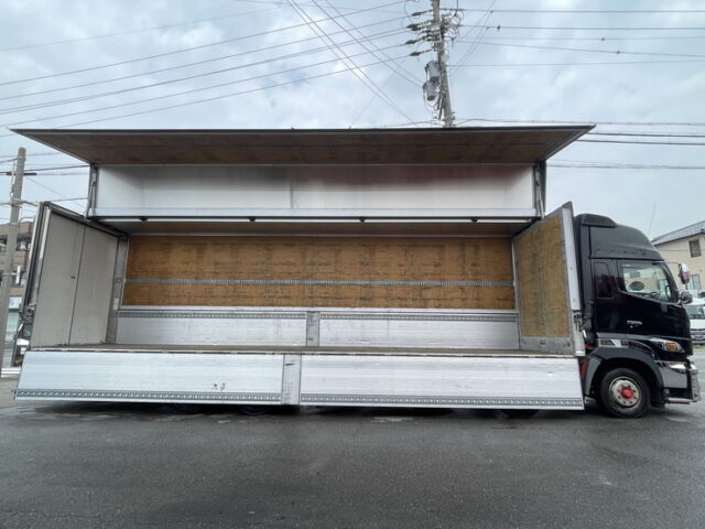 日野：17プロフィア：ハイルーフ：ウィング：メッキ多数：リア門口ステンレス：E13C