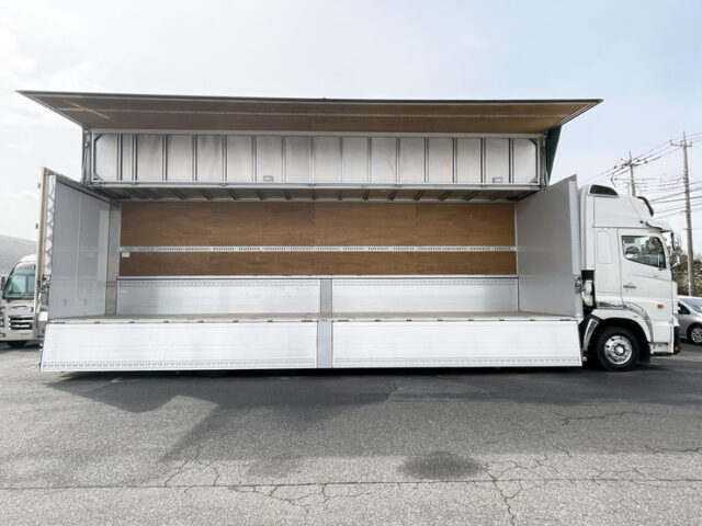 日野：17プロフィア：アルミウィング：ハイルーフ：7MT：リア門口ステンレス：アルミホイール：フロントバイザー ステンレス多数