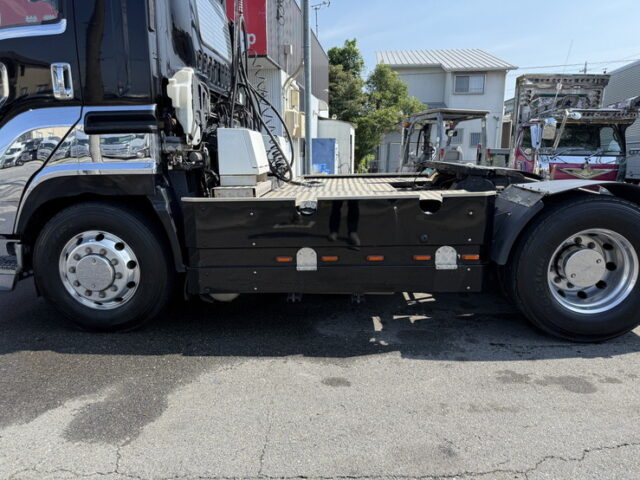 いすゞ：ギガ：ハイルーフ：トレーラーヘッド：アルミホイール：スムーサー