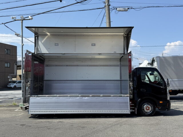 R3　日野　デュトロ　ワイドロング　アルミウィング　造りボディー　メッキ多数　
