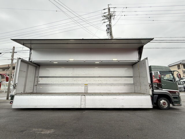 17スーパーグレート：ハイルーフ：ウィング：プレミアムラインエグゼクティブ：寝台メッキ