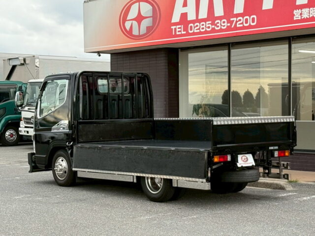 キャンター：平ボデー：前出しバンパー：ステンレスサイドバンパー：マニュアル