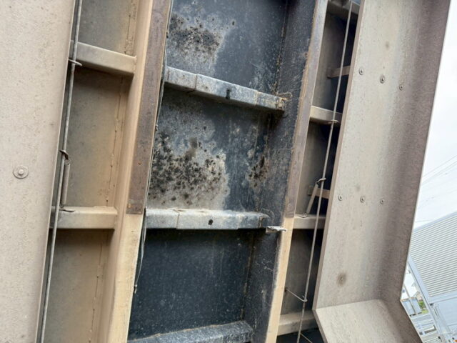 日野：17プロフィア：ダンプ：5300×2300：メッキ多数：7速MT：380馬力：電動コボレーン