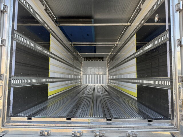 日野：17プロフィア：冷凍バン：メッキ多数：サブエンジン：ジョロ4キーストン