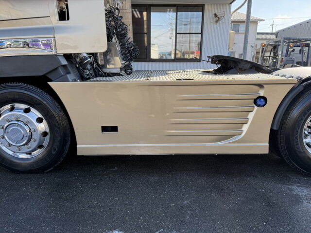 日野：プロフィア：ハイルーフ：トレーラーヘッド：エアロ付：エアサス：450馬力